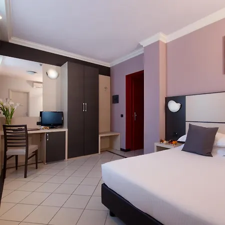 Hotel Cdh 4*